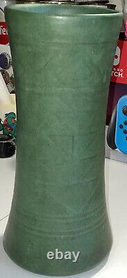 Weller Matte Green 10 Vase 1910 Arts & Crafts Era Pottery Pot Suevo Design