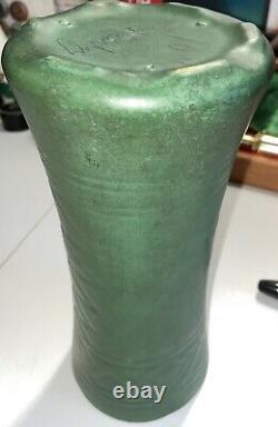 Weller Matte Green 10 Vase 1910 Arts & Crafts Era Pottery Pot Suevo Design