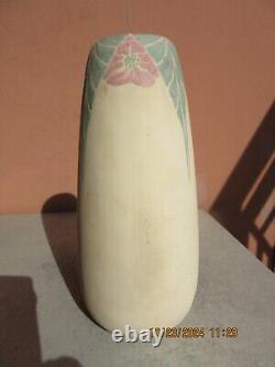 Weller Matte Ware 9 Arts & Crafts Floral Vase