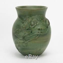 Weller Pottery 6 5/8 Kenova frog on water lily vase matte green Arts & Crafts