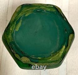 Weller Pottery, Bedford Matt Green, Buttressed Bud Vase Great Arts & Crafts Form