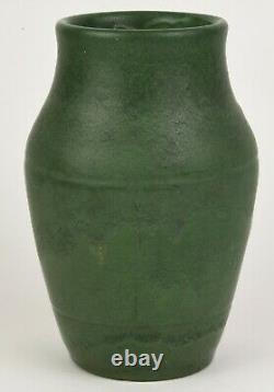 Wheatley Pottery Company Matte Green 8.5 Tall Arts And Crafts Vase