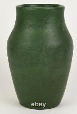 Wheatley Pottery Company Matte Green 8.5 Tall Arts And Crafts Vase