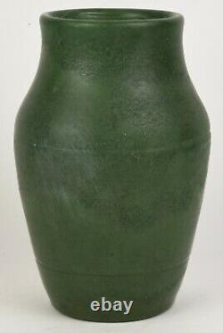 Wheatley Pottery Company Matte Green 8.5 Tall Arts And Crafts Vase