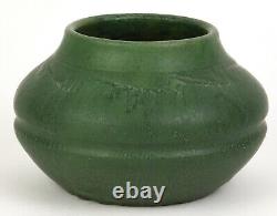 Wheatley Pottery Company Matte Green Arts And Crafts 4 Tall Squat Vase