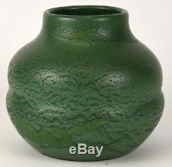 Wheatley Pottery Company Matte Green Arts And Crafts 8 Tall Vase