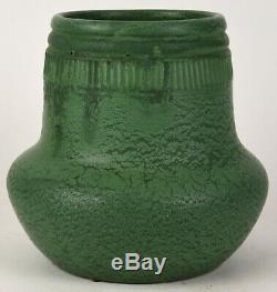 Wheatley Pottery Company Matte Green Arts And Crafts 9 Tall Vase
