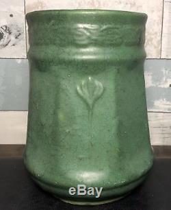 Zanesville Pottery Arts & Crafts Pottery Matte Green Elephant Leg Vase