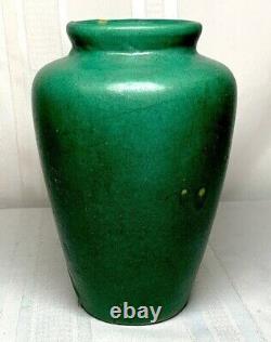 Zanesville Pottery, Arts & Crafts Tobacco Leaf Vase, Deep Matte Green, Nice