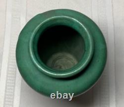 Zanesville Pottery, Arts & Crafts Tobacco Leaf Vase, Deep Matte Green, Nice