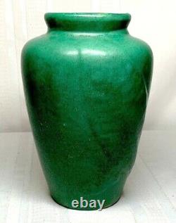 Zanesville Pottery, Arts & Crafts Tobacco Leaf Vase, Deep Matte Green, Nice