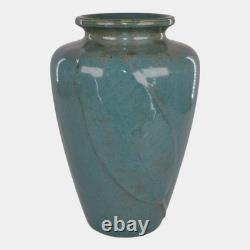 Zanesville Stoneware 1930s Arts And Craft Pottery Blue Leaf Vase 102