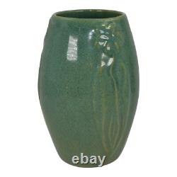 Zanesville Stoneware 1930s Vintage Arts And Craft Pottery Green Vase 101